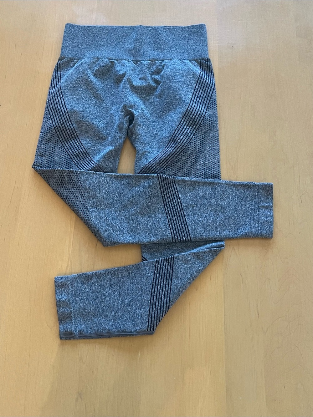 NWOT - HIGH WAISTED SEAMLESS LEGGINGS